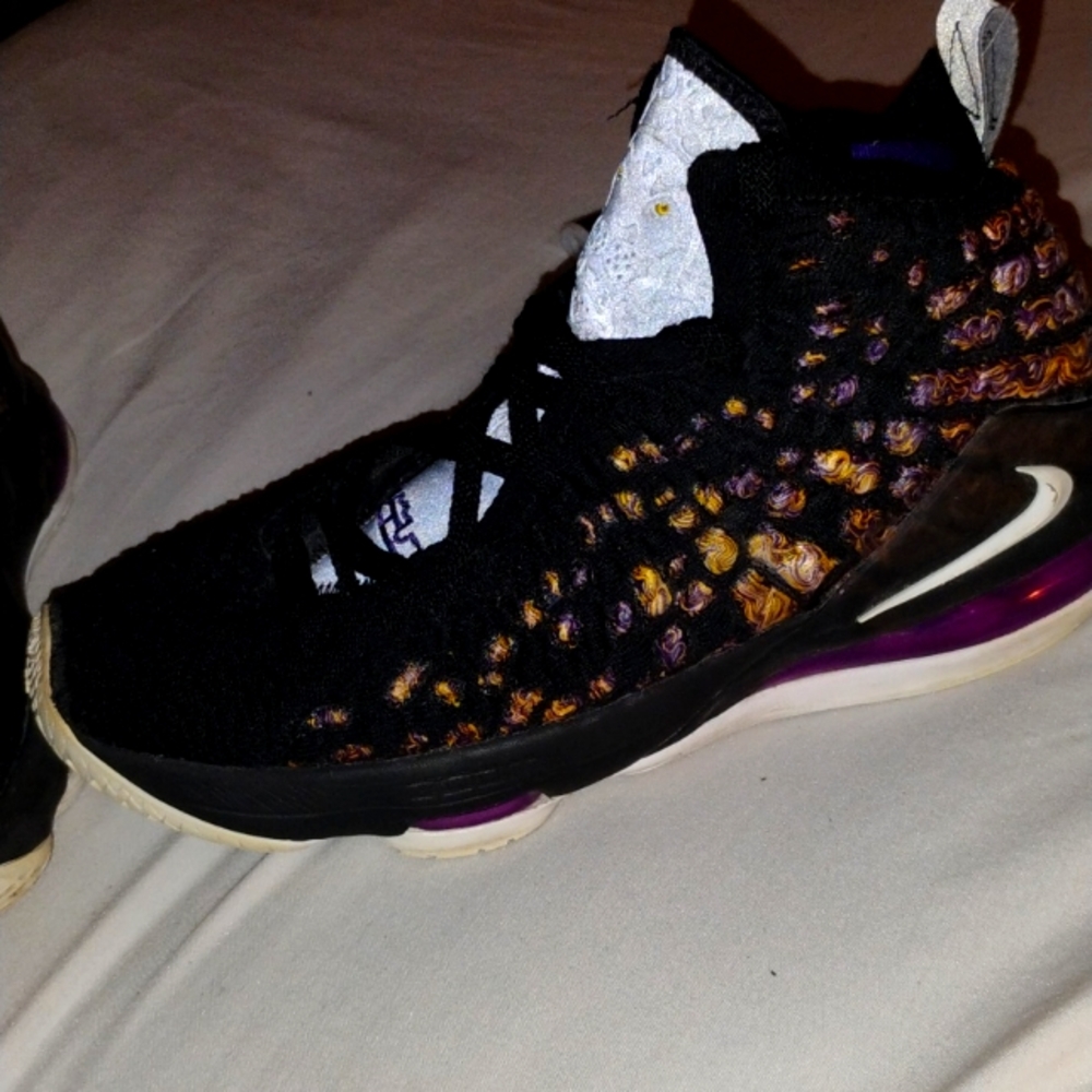 Nike LeBron James sz 7 black and  gold